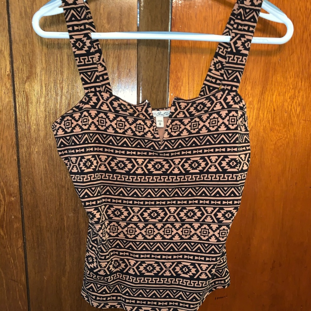 Multi-colored tank top w/ wired v-slit down middle